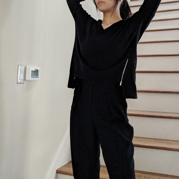 Banana Republic Sweater - Picture 2 of 6